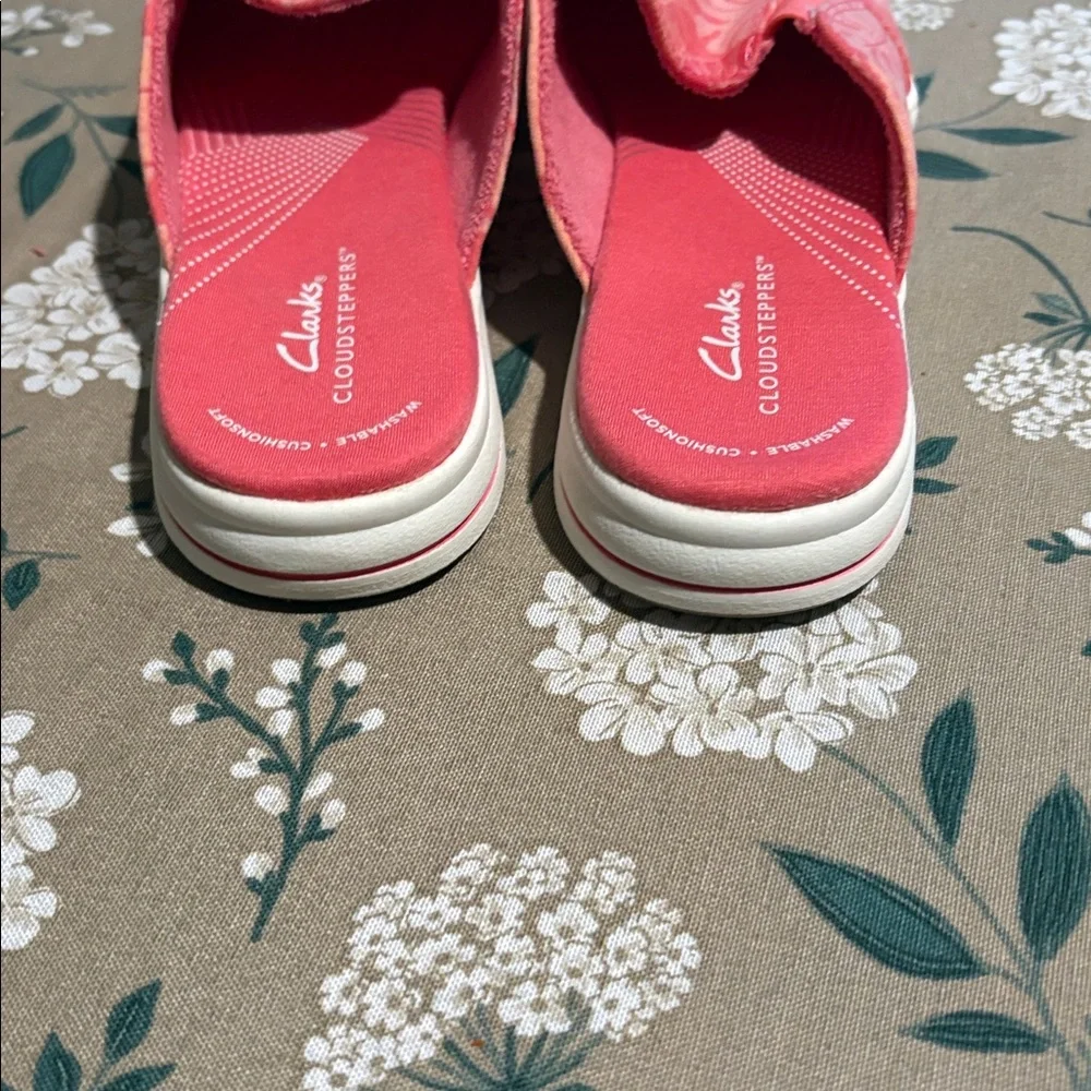 NEW Clark’s slip on shoe cloudstepper sz 7.5 - Picture 3 of 7